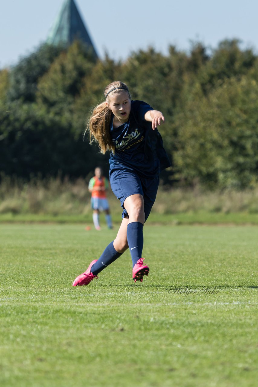 Bild 119 - B-Juniorinnen Krummesser SV - SV Henstedt Ulzburg : Ergebnis: 0:3